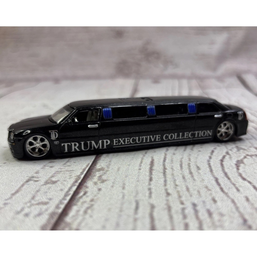 Trump Executive Diecast Collection Chrysler 300C Hemi Limo By Maisto 1/64 Scale